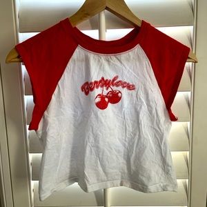 H&M Cropped Berrylove T-shirt